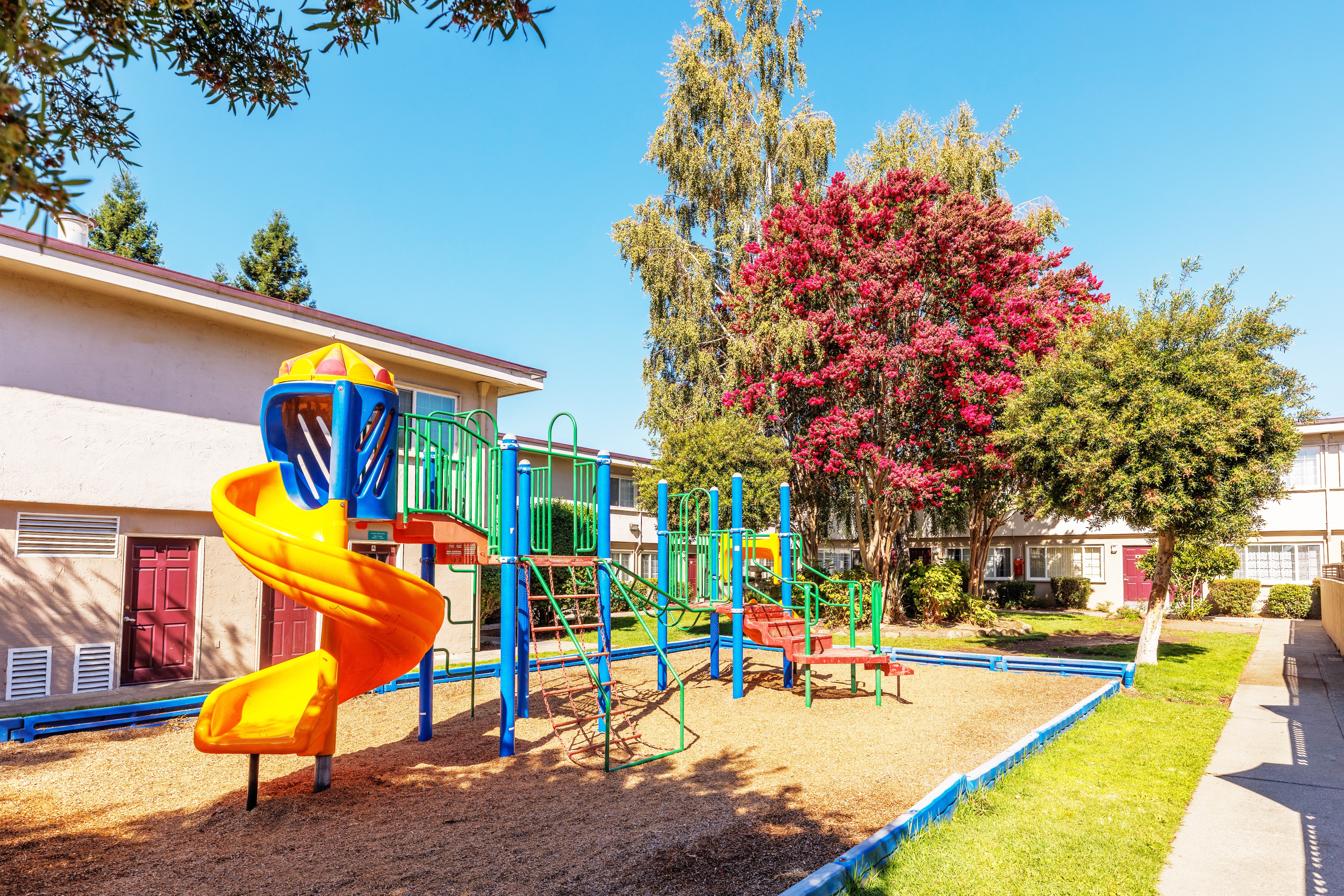 Whitman Villa Townhomes photo 4